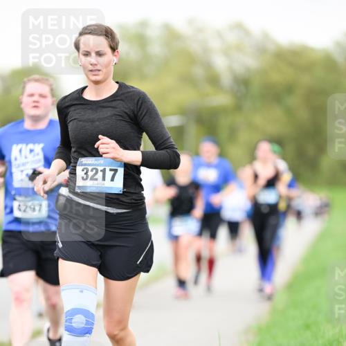 07.04.2024 - 43. Internationalen Wilhelmsburger Insellauf Dr. Thomas Lammeyer http://msf.ph/oto/6041363 07.04.2024 10:38:05 Laufen 3217, 4297 meine-sportfotos.de