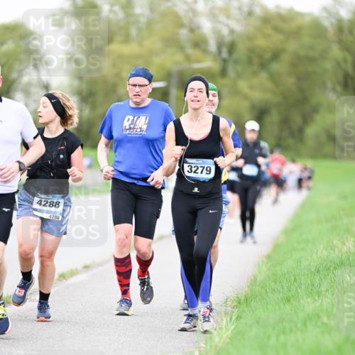 07.04.2024 - 43. Internationalen Wilhelmsburger Insellauf Dr. Thomas Lammeyer http://msf.ph/oto/6041383 07.04.2024 10:38:09 Laufen 4288, 4288, 3279 meine-sportfotos.de