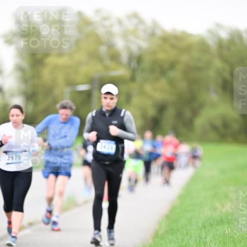 07.04.2024 - 43. Internationalen Wilhelmsburger Insellauf Dr. Thomas Lammeyer http://msf.ph/oto/6041413 07.04.2024 10:38:16 Laufen 2431 meine-sportfotos.de