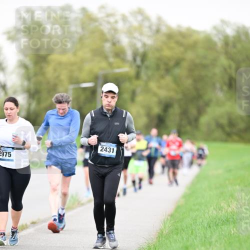 07.04.2024 - 43. Internationalen Wilhelmsburger Insellauf Dr. Thomas Lammeyer http://msf.ph/oto/6041417 07.04.2024 10:38:16 Laufen 2975, 2431 meine-sportfotos.de