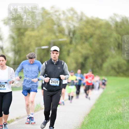 07.04.2024 - 43. Internationalen Wilhelmsburger Insellauf Dr. Thomas Lammeyer http://msf.ph/oto/6041422 07.04.2024 10:38:17 Laufen 975, 2431 meine-sportfotos.de