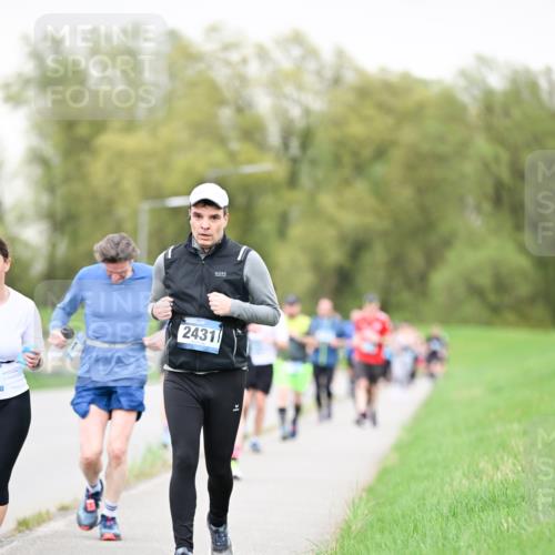 07.04.2024 - 43. Internationalen Wilhelmsburger Insellauf Dr. Thomas Lammeyer http://msf.ph/oto/6041425 07.04.2024 10:38:17 Laufen 2431 meine-sportfotos.de