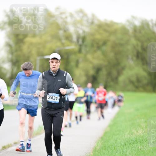 07.04.2024 - 43. Internationalen Wilhelmsburger Insellauf Dr. Thomas Lammeyer http://msf.ph/oto/6041427 07.04.2024 10:38:17 Laufen 2431 meine-sportfotos.de