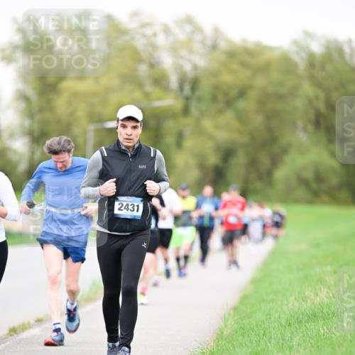 07.04.2024 - 43. Internationalen Wilhelmsburger Insellauf Dr. Thomas Lammeyer http://msf.ph/oto/6041429 07.04.2024 10:38:17 Laufen 2431 meine-sportfotos.de