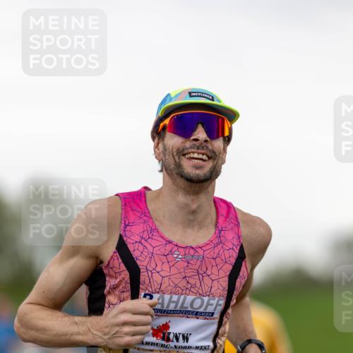 07.04.2024 - 43. Internationalen Wilhelmsburger Insellauf Michael Strokosch http://msf.ph/oto/6041430 07.04.2024 10:27:07 Laufen  meine-sportfotos.de