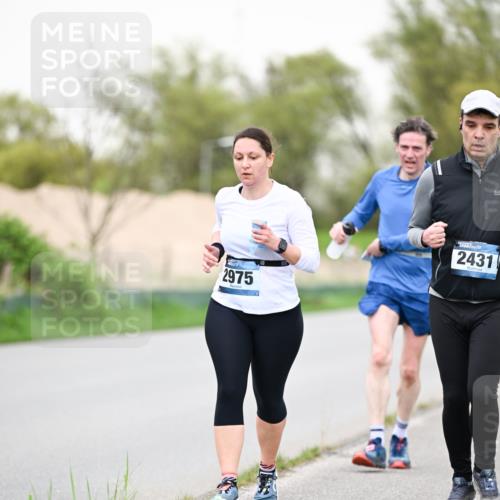 07.04.2024 - 43. Internationalen Wilhelmsburger Insellauf Dr. Thomas Lammeyer http://msf.ph/oto/6041440 07.04.2024 10:38:19 Laufen 2975, 2431 meine-sportfotos.de