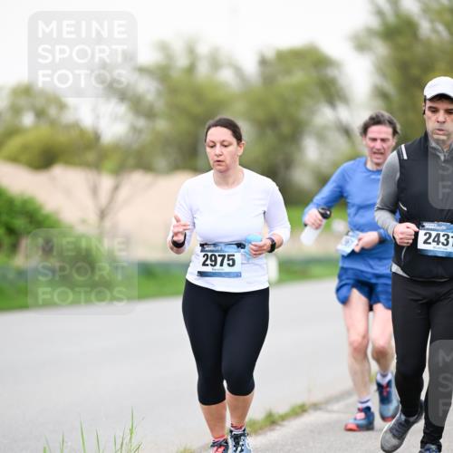 07.04.2024 - 43. Internationalen Wilhelmsburger Insellauf Dr. Thomas Lammeyer http://msf.ph/oto/6041444 07.04.2024 10:38:19 Laufen 2975, 2431 meine-sportfotos.de