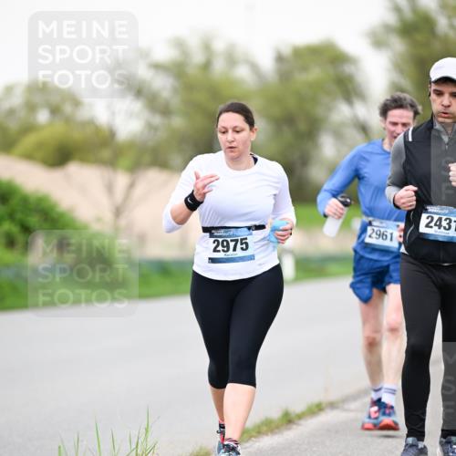 07.04.2024 - 43. Internationalen Wilhelmsburger Insellauf Dr. Thomas Lammeyer http://msf.ph/oto/6041446 07.04.2024 10:38:19 Laufen 2975, 2961, 2431 meine-sportfotos.de