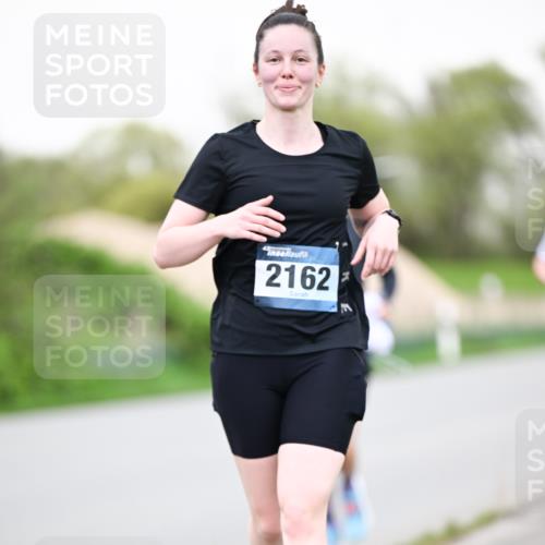07.04.2024 - 43. Internationalen Wilhelmsburger Insellauf Dr. Thomas Lammeyer http://msf.ph/oto/6041460 07.04.2024 10:38:26 Laufen 2162 meine-sportfotos.de