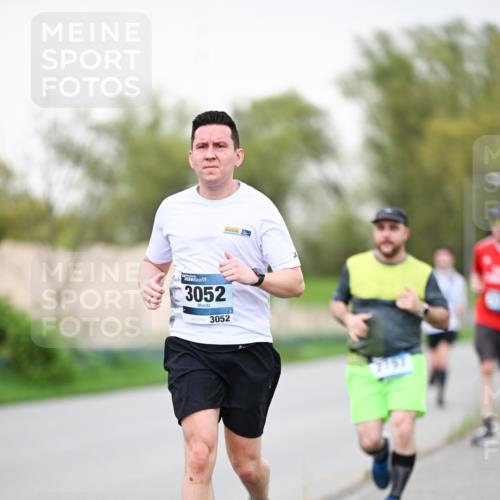 07.04.2024 - 43. Internationalen Wilhelmsburger Insellauf Dr. Thomas Lammeyer http://msf.ph/oto/6041485 07.04.2024 10:38:28 Laufen 3052, 3052, 3757 meine-sportfotos.de