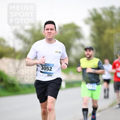 07.04.2024 - 43. Internationalen Wilhelmsburger Insellauf Dr. Thomas Lammeyer http://msf.ph/oto/6041489 07.04.2024 10:38:28 Laufen 3052, 3052, 2767 meine-sportfotos.de