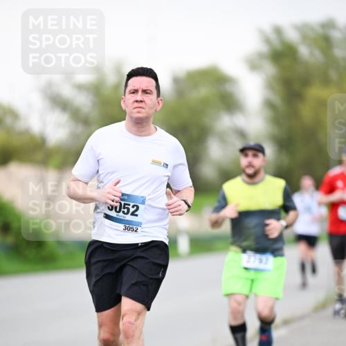 07.04.2024 - 43. Internationalen Wilhelmsburger Insellauf Dr. Thomas Lammeyer http://msf.ph/oto/6041491 07.04.2024 10:38:29 Laufen 052, 3052, 2767 meine-sportfotos.de