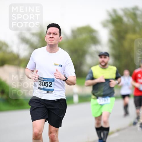 07.04.2024 - 43. Internationalen Wilhelmsburger Insellauf Dr. Thomas Lammeyer http://msf.ph/oto/6041493 07.04.2024 10:38:29 Laufen 3052, 3052, 3763 meine-sportfotos.de