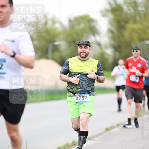 07.04.2024 - 43. Internationalen Wilhelmsburger Insellauf Dr. Thomas Lammeyer http://msf.ph/oto/6041494 07.04.2024 10:38:30 Laufen 2797, 4449 meine-sportfotos.de