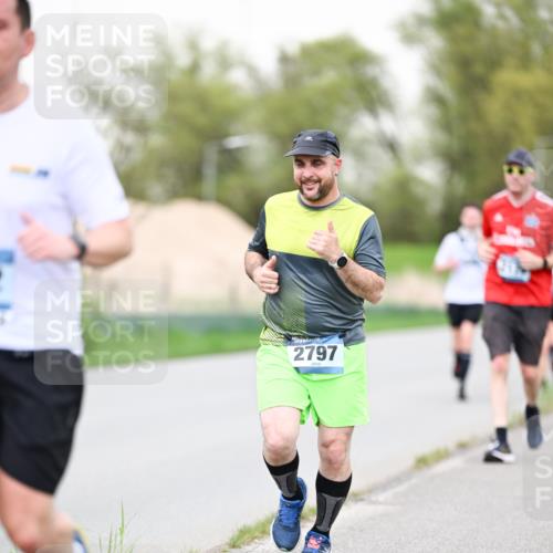 07.04.2024 - 43. Internationalen Wilhelmsburger Insellauf Dr. Thomas Lammeyer http://msf.ph/oto/6041496 07.04.2024 10:38:30 Laufen 2797 meine-sportfotos.de