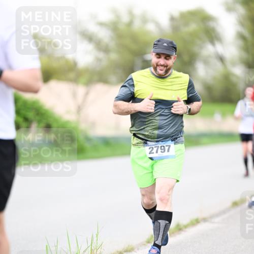 07.04.2024 - 43. Internationalen Wilhelmsburger Insellauf Dr. Thomas Lammeyer http://msf.ph/oto/6041503 07.04.2024 10:38:30 Laufen 2797 meine-sportfotos.de