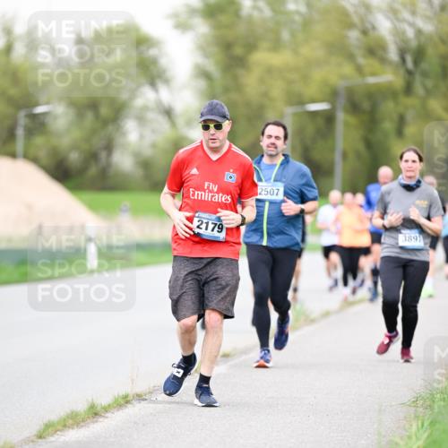 07.04.2024 - 43. Internationalen Wilhelmsburger Insellauf Dr. Thomas Lammeyer http://msf.ph/oto/6041517 07.04.2024 10:38:32 Laufen 2179, 2507, 3891 meine-sportfotos.de