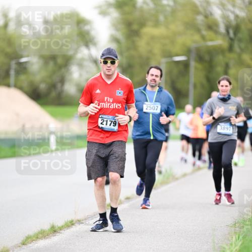 07.04.2024 - 43. Internationalen Wilhelmsburger Insellauf Dr. Thomas Lammeyer http://msf.ph/oto/6041523 07.04.2024 10:38:32 Laufen 2179, 2507, 3891 meine-sportfotos.de