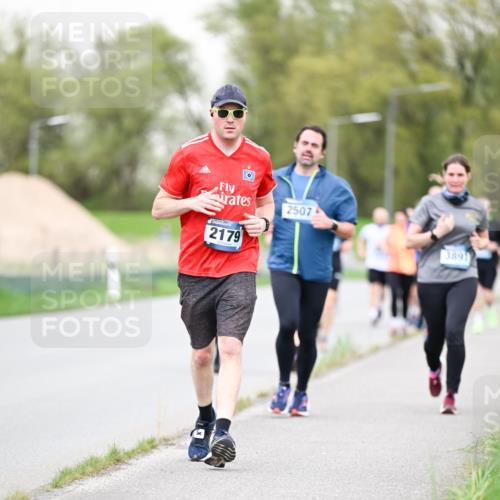 07.04.2024 - 43. Internationalen Wilhelmsburger Insellauf Dr. Thomas Lammeyer http://msf.ph/oto/6041525 07.04.2024 10:38:32 Laufen 2179, 2507, 3891 meine-sportfotos.de