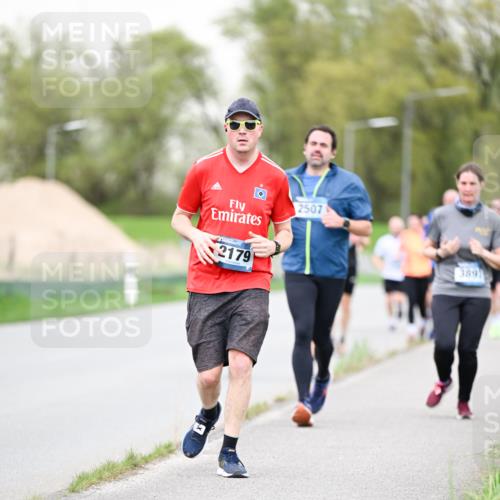07.04.2024 - 43. Internationalen Wilhelmsburger Insellauf Dr. Thomas Lammeyer http://msf.ph/oto/6041527 07.04.2024 10:38:32 Laufen 2179, 2507, 3891 meine-sportfotos.de