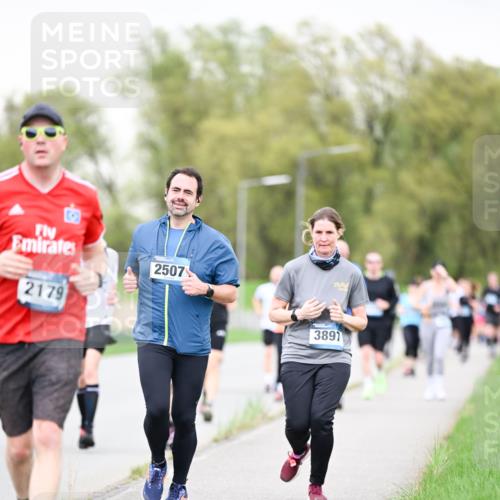 07.04.2024 - 43. Internationalen Wilhelmsburger Insellauf Dr. Thomas Lammeyer http://msf.ph/oto/6041530 07.04.2024 10:38:34 Laufen 2179, 2507, 3891 meine-sportfotos.de