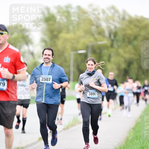 07.04.2024 - 43. Internationalen Wilhelmsburger Insellauf Dr. Thomas Lammeyer http://msf.ph/oto/6041534 07.04.2024 10:38:34 Laufen 79, 2507, 3891 meine-sportfotos.de