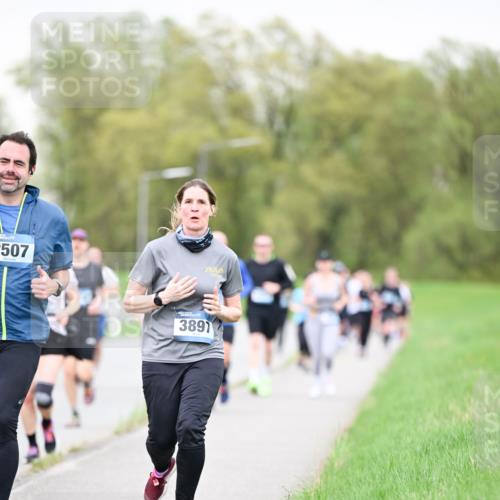 07.04.2024 - 43. Internationalen Wilhelmsburger Insellauf Dr. Thomas Lammeyer http://msf.ph/oto/6041542 07.04.2024 10:38:35 Laufen 2507, 3897 meine-sportfotos.de