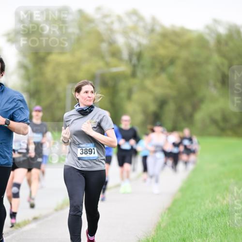 07.04.2024 - 43. Internationalen Wilhelmsburger Insellauf Dr. Thomas Lammeyer http://msf.ph/oto/6041547 07.04.2024 10:38:35 Laufen 3891 meine-sportfotos.de