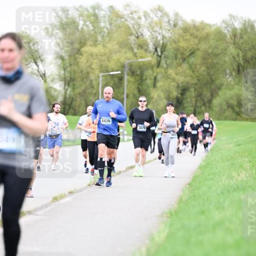 07.04.2024 - 43. Internationalen Wilhelmsburger Insellauf Dr. Thomas Lammeyer http://msf.ph/oto/6041551 07.04.2024 10:38:38 Laufen 30, 4426, 3676, 368 meine-sportfotos.de