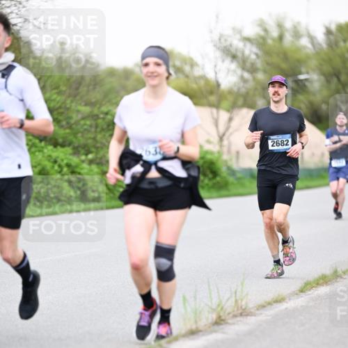 07.04.2024 - 43. Internationalen Wilhelmsburger Insellauf Dr. Thomas Lammeyer http://msf.ph/oto/6041560 07.04.2024 10:38:40 Laufen 2636, 2682 meine-sportfotos.de
