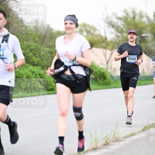 07.04.2024 - 43. Internationalen Wilhelmsburger Insellauf Dr. Thomas Lammeyer http://msf.ph/oto/6041562 07.04.2024 10:38:41 Laufen 7, 638, 2682 meine-sportfotos.de