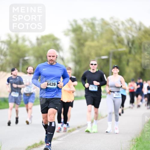 07.04.2024 - 43. Internationalen Wilhelmsburger Insellauf Dr. Thomas Lammeyer http://msf.ph/oto/6041576 07.04.2024 10:38:43 Laufen 4426, 1676 meine-sportfotos.de