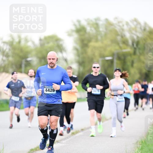 07.04.2024 - 43. Internationalen Wilhelmsburger Insellauf Dr. Thomas Lammeyer http://msf.ph/oto/6041578 07.04.2024 10:38:43 Laufen 4426, 62 meine-sportfotos.de