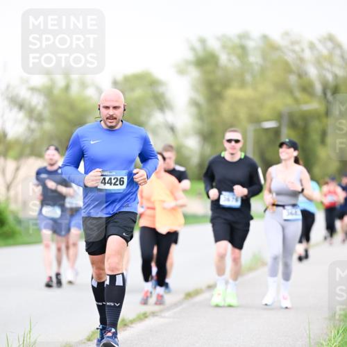 07.04.2024 - 43. Internationalen Wilhelmsburger Insellauf Dr. Thomas Lammeyer http://msf.ph/oto/6041587 07.04.2024 10:38:43 Laufen 4426, 364 meine-sportfotos.de