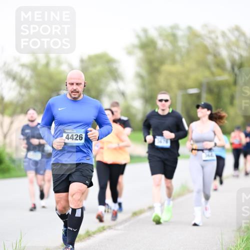 07.04.2024 - 43. Internationalen Wilhelmsburger Insellauf Dr. Thomas Lammeyer http://msf.ph/oto/6041589 07.04.2024 10:38:44 Laufen 4426 meine-sportfotos.de