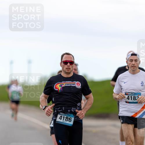 07.04.2024 - 43. Internationalen Wilhelmsburger Insellauf Michael Strokosch http://msf.ph/oto/6041595 07.04.2024 10:35:30 Laufen 4186, 4183 meine-sportfotos.de