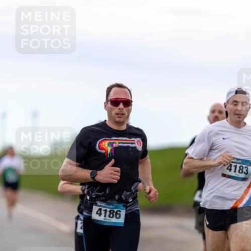 07.04.2024 - 43. Internationalen Wilhelmsburger Insellauf Michael Strokosch http://msf.ph/oto/6041597 07.04.2024 10:35:30 Laufen 4186, 4183 meine-sportfotos.de