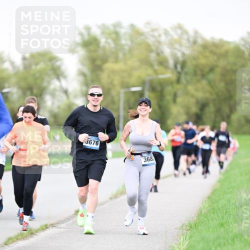 07.04.2024 - 43. Internationalen Wilhelmsburger Insellauf Dr. Thomas Lammeyer http://msf.ph/oto/6041600 07.04.2024 10:38:45 Laufen 3676, 3683 meine-sportfotos.de