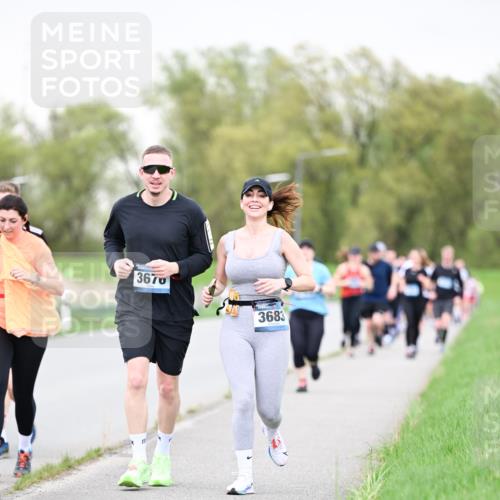 07.04.2024 - 43. Internationalen Wilhelmsburger Insellauf Dr. Thomas Lammeyer http://msf.ph/oto/6041614 07.04.2024 10:38:46 Laufen 3670, 3683 meine-sportfotos.de