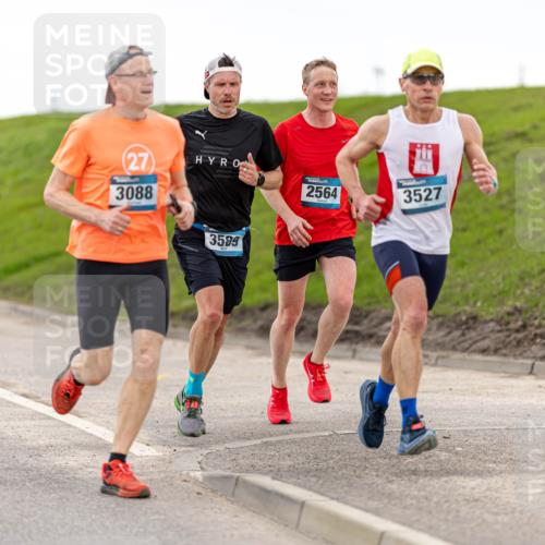 07.04.2024 - 43. Internationalen Wilhelmsburger Insellauf Michael Strokosch http://msf.ph/oto/6041617 07.04.2024 10:35:47 Laufen 27, 3088, 3599, 2564, 3527 meine-sportfotos.de
