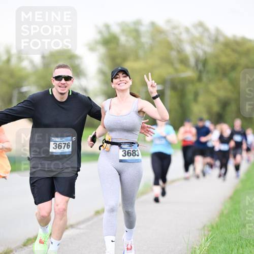 07.04.2024 - 43. Internationalen Wilhelmsburger Insellauf Dr. Thomas Lammeyer http://msf.ph/oto/6041625 07.04.2024 10:38:47 Laufen 3676, 3683 meine-sportfotos.de