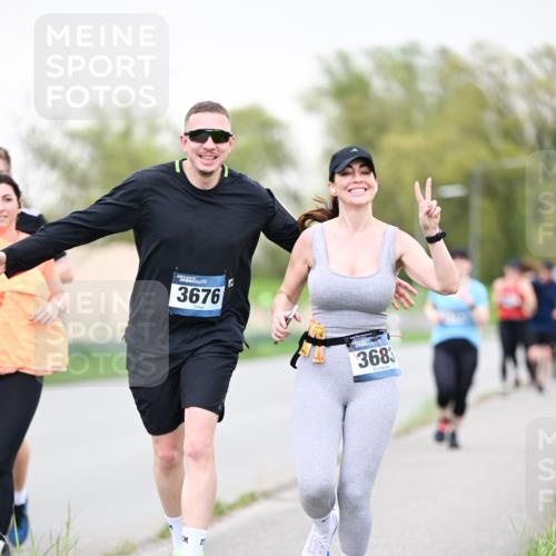07.04.2024 - 43. Internationalen Wilhelmsburger Insellauf Dr. Thomas Lammeyer http://msf.ph/oto/6041633 07.04.2024 10:38:48 Laufen 3676, 3683 meine-sportfotos.de