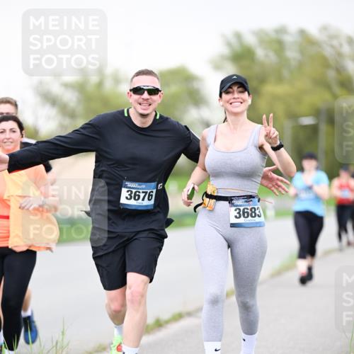 07.04.2024 - 43. Internationalen Wilhelmsburger Insellauf Dr. Thomas Lammeyer http://msf.ph/oto/6041636 07.04.2024 10:38:48 Laufen 3676, 3683 meine-sportfotos.de