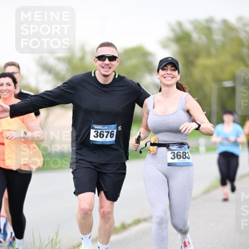 07.04.2024 - 43. Internationalen Wilhelmsburger Insellauf Dr. Thomas Lammeyer http://msf.ph/oto/6041638 07.04.2024 10:38:48 Laufen 3676, 3683 meine-sportfotos.de