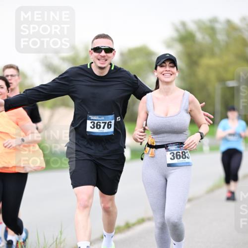 07.04.2024 - 43. Internationalen Wilhelmsburger Insellauf Dr. Thomas Lammeyer http://msf.ph/oto/6041640 07.04.2024 10:38:48 Laufen 3676, 3683 meine-sportfotos.de