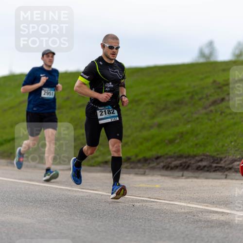 07.04.2024 - 43. Internationalen Wilhelmsburger Insellauf Michael Strokosch http://msf.ph/oto/6041645 07.04.2024 10:36:02 Laufen 2951, 2182, 2182, 3102 meine-sportfotos.de