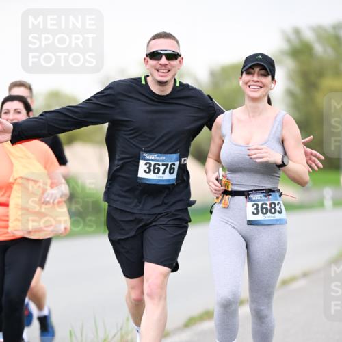 07.04.2024 - 43. Internationalen Wilhelmsburger Insellauf Dr. Thomas Lammeyer http://msf.ph/oto/6041647 07.04.2024 10:38:48 Laufen 3676, 3683 meine-sportfotos.de