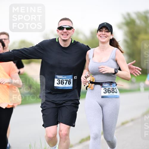 07.04.2024 - 43. Internationalen Wilhelmsburger Insellauf Dr. Thomas Lammeyer http://msf.ph/oto/6041649 07.04.2024 10:38:48 Laufen 3676, 3683 meine-sportfotos.de