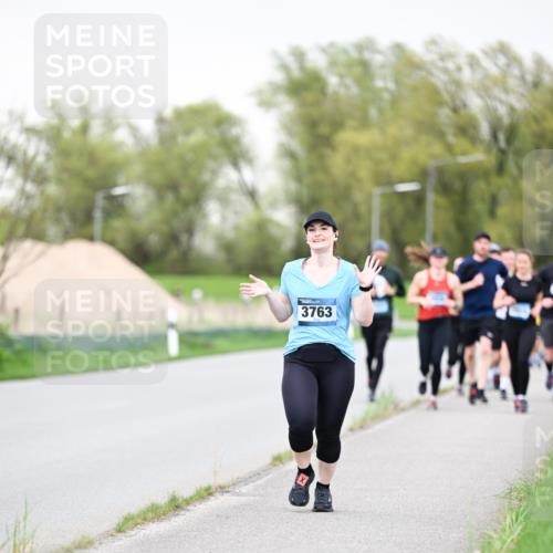 07.04.2024 - 43. Internationalen Wilhelmsburger Insellauf Dr. Thomas Lammeyer http://msf.ph/oto/6041668 07.04.2024 10:38:51 Laufen 3763 meine-sportfotos.de