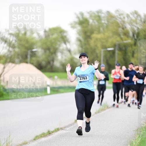 07.04.2024 - 43. Internationalen Wilhelmsburger Insellauf Dr. Thomas Lammeyer http://msf.ph/oto/6041670 07.04.2024 10:38:51 Laufen 3763 meine-sportfotos.de